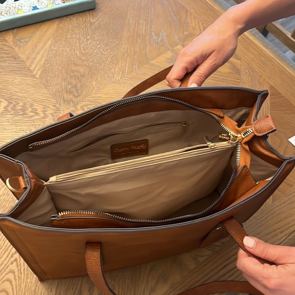 this is a unused darcy marks tote bag - Picture 7 of 7